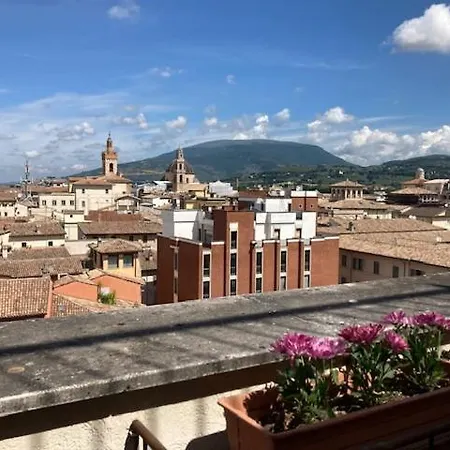 Affittacamere La Terrazza Sul Campanile * פוליניו